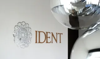 ident_9