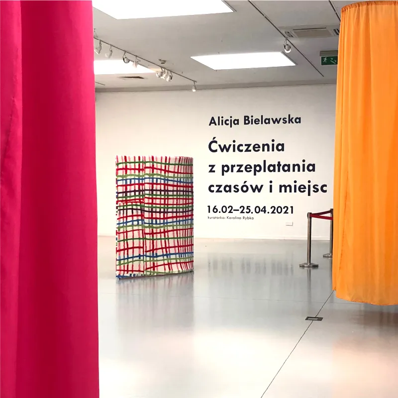 Naklejki w przestrzeniach ekspozycyjnych