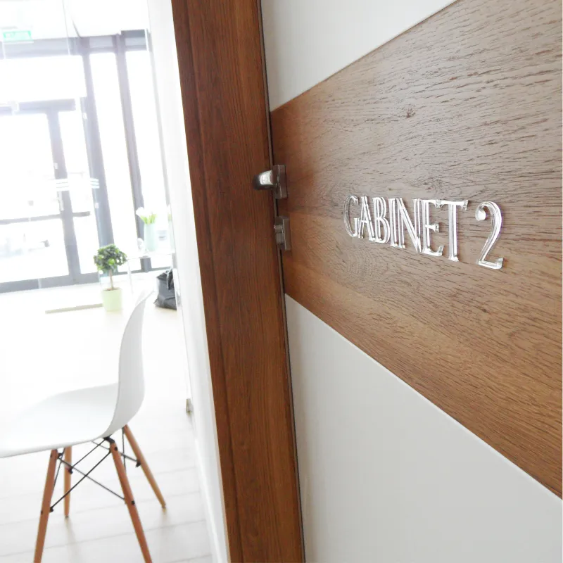 Eleganckie oznakowanie kliniki Ident