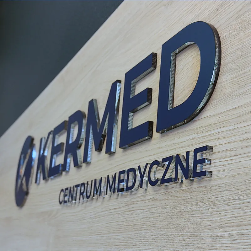 logotypy przestrzenne z pleksi bezbarwnej - Kermed