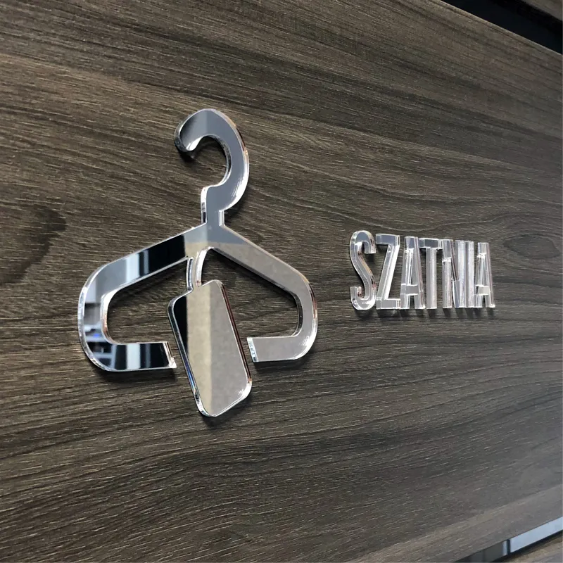 Oznakowanie pomieszczeń biurowych z pleksi lustrzanej