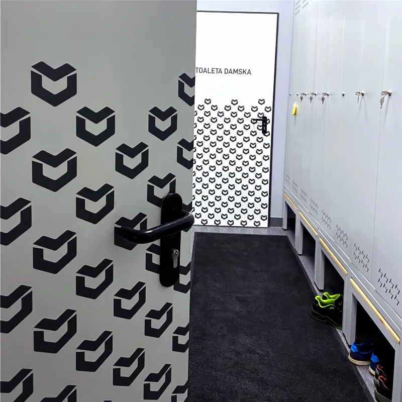 Oklejenie drzwi i powierzchni szklanych – Metalvit