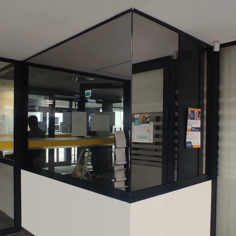 Oklejenie pomieszczenia technicznego – NFZ