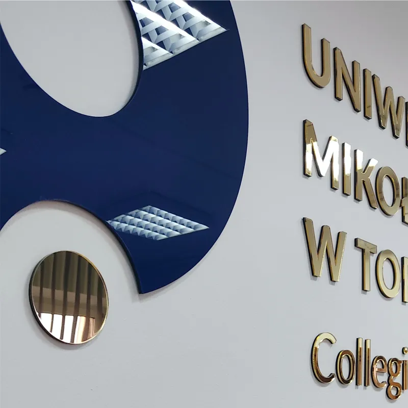 Logo z pleksi dla UMK